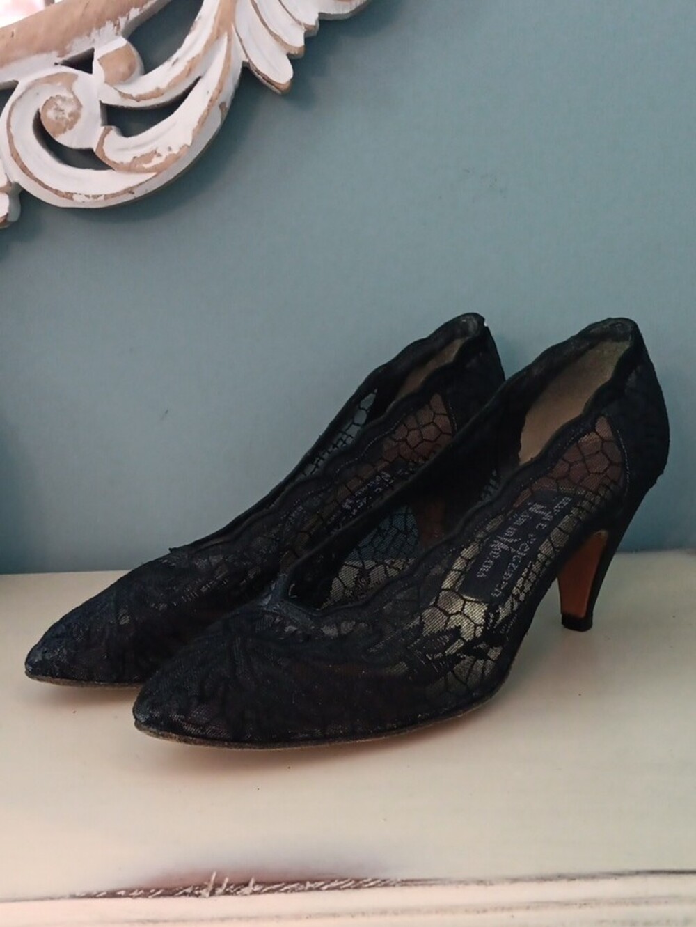 % Stuart Weitzman for Neiman Marcus Black Mesh Lace and Satin Pumps